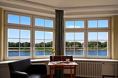 Junior Suite (2 Adults)