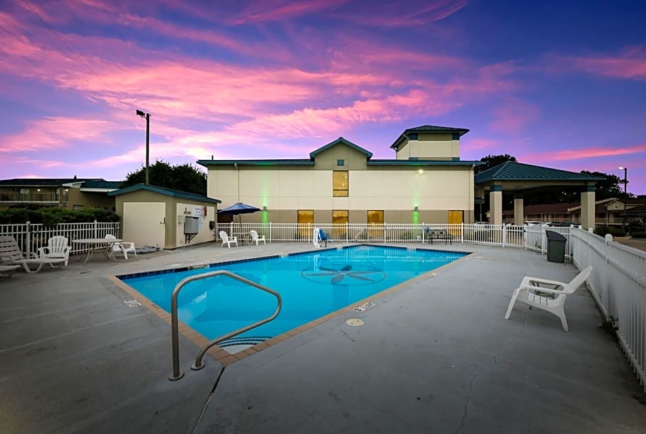 Quality Inn Jacksonville near Little Rock Air Force Base