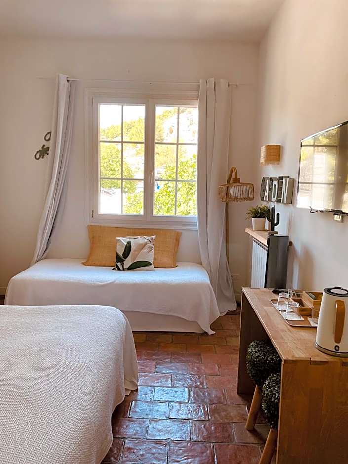Hotel de La Plage - Mahogany