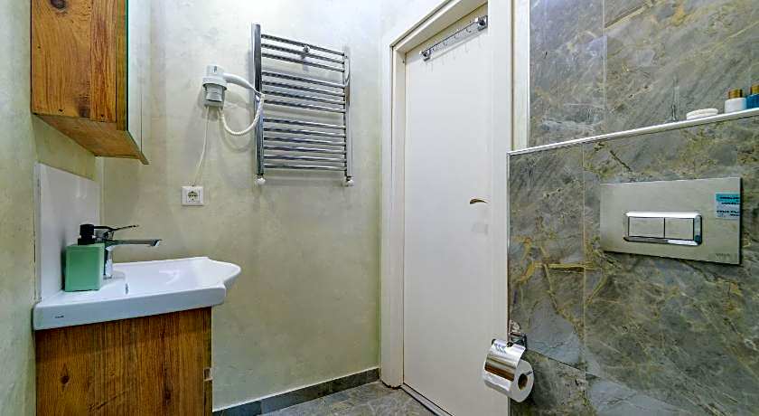 Loren Hotel & Suites