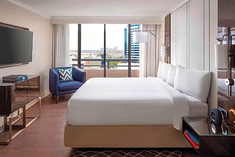 Photo 1 of 11 of Executive Penthouse Suite