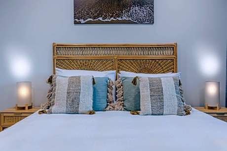 Malo - Three-Bedroom Beachside Escape in Agnes Water, with Heated Communal Pool