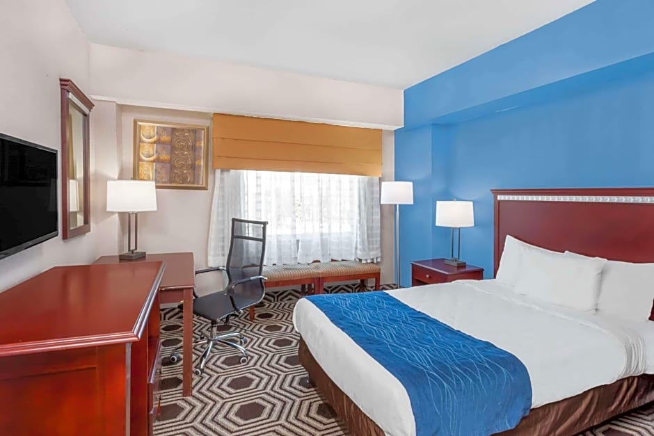 Baymont by Wyndham Delavan Near Lake Geneva