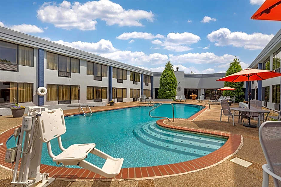 Best Western Plus Madison-Huntsville