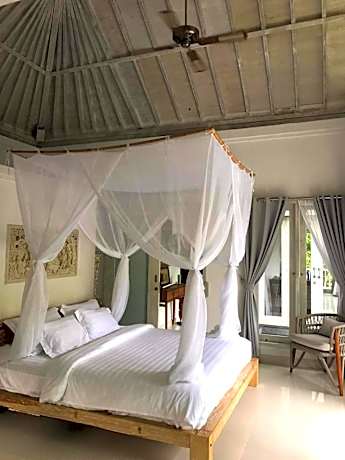 Deluxe Bungalow with Garden View