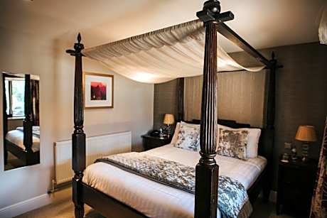 Four Poster Bedroom