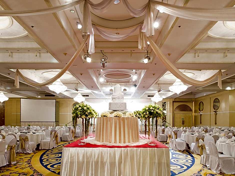 Montien Riverside Hotel