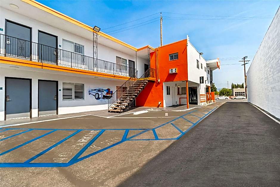 Rodeway Inn & Suites North Hollywood Burbank Airport - Universal Area