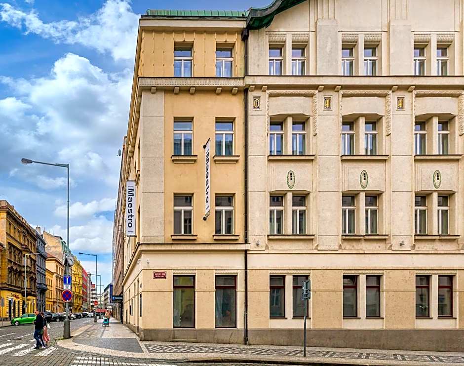 Hotel Maestro by Adrez