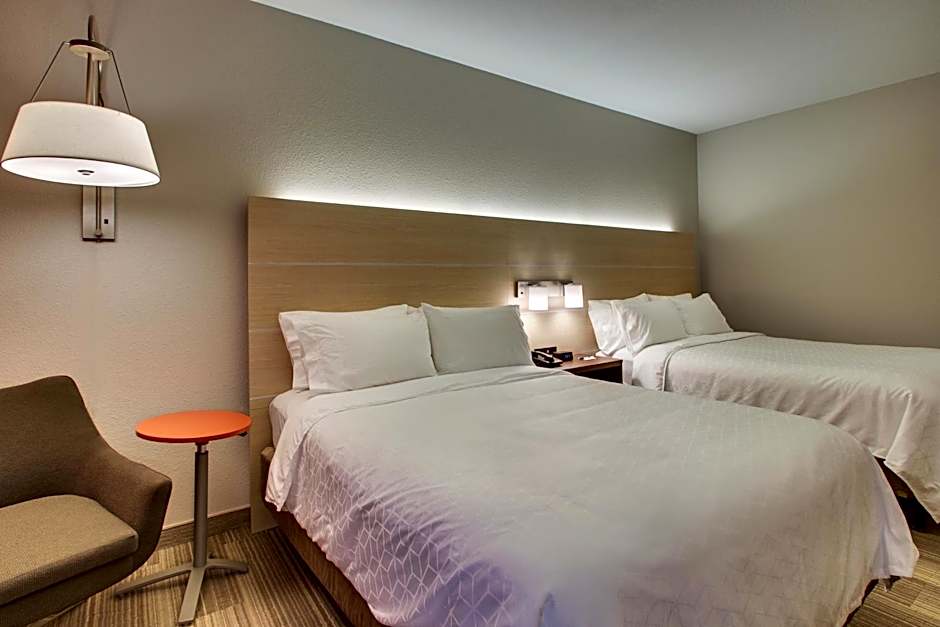 Holiday Inn Express Hotel & Suites Cedar Rapids I-380 at 33rd Avenue By IHG