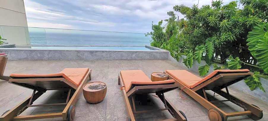 Luxo à beira mar com Jacuzzi particular