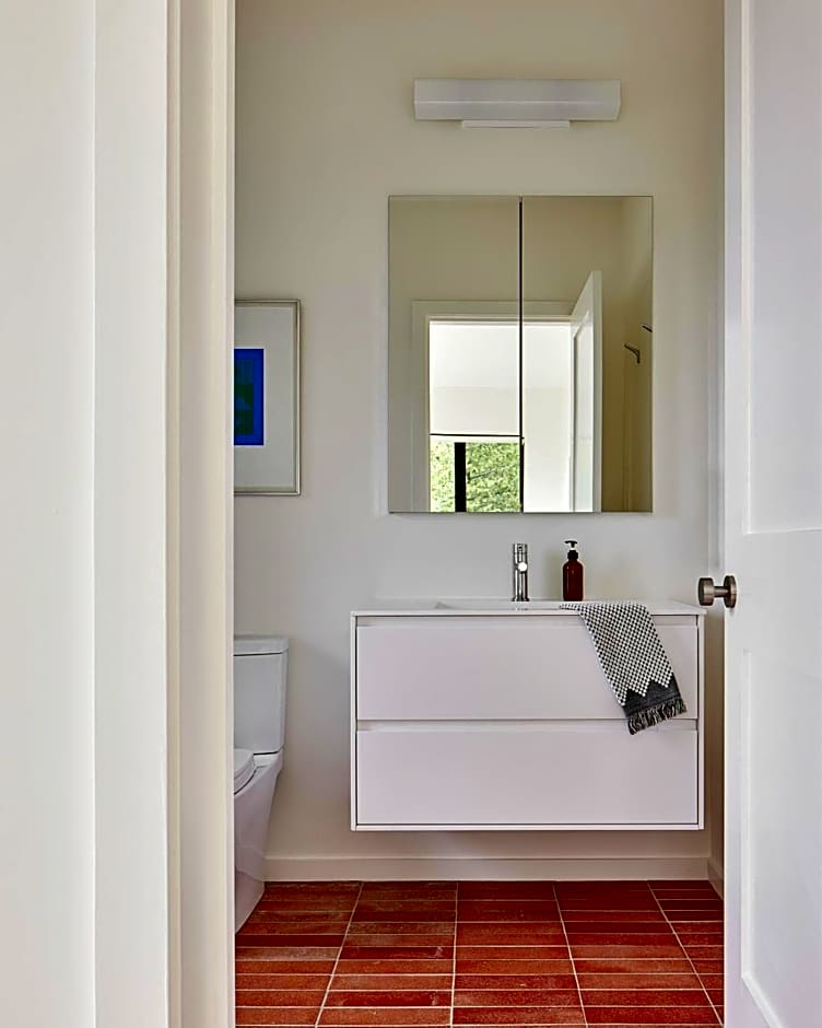 Modern North Bruce Waterfront Lion's Head