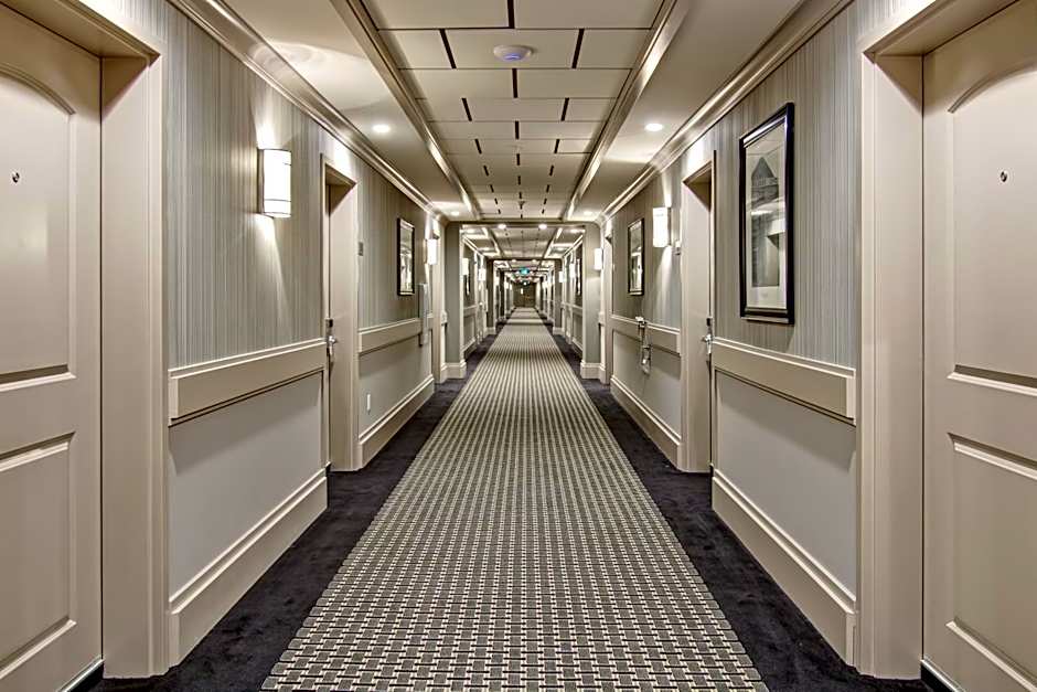 Chateau Nova Yellowknife