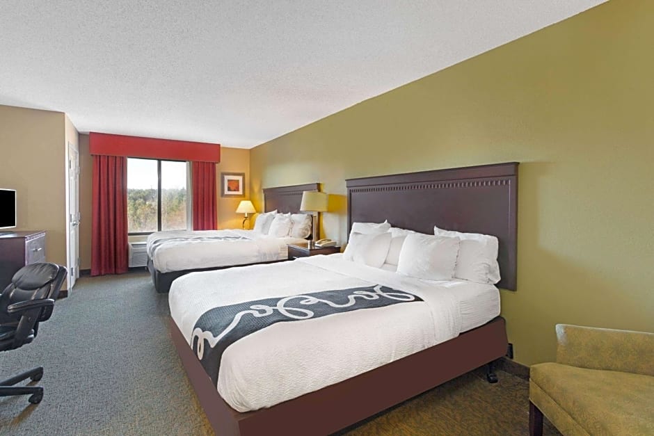 La Quinta Inn & Suites by Wyndham Richmond - Kings Dominion