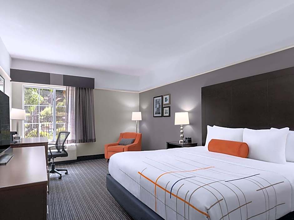 La Quinta Inn & Suites by Wyndham Santa Clarita - Valencia