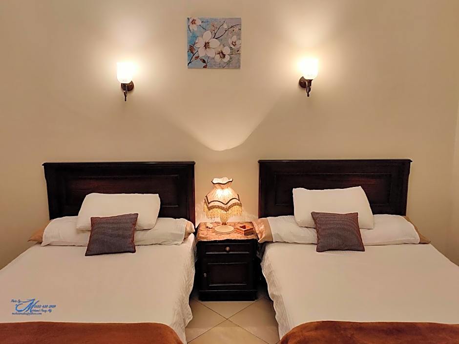 Triomphe Hostel