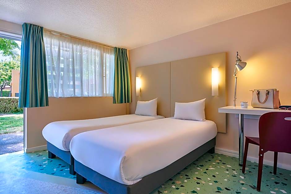 greet  Hotel Versailles - Voisins Le Bretonneux