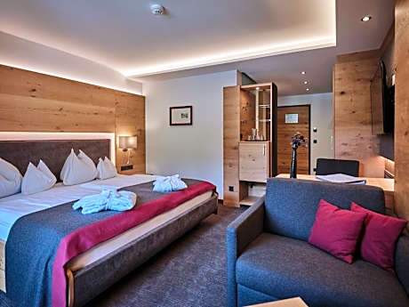 Deluxe Double Room with Balcony