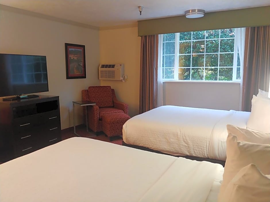 Best Western Plus Parkway Inn