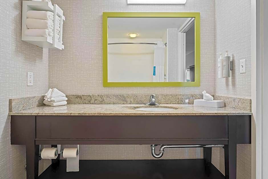 Hampton Inn By Hilton Ridgefield Park