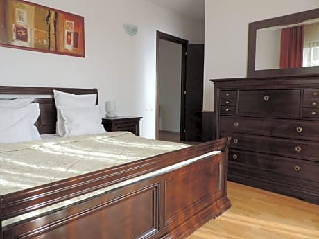 One-Bedroom Apartment with Balcony