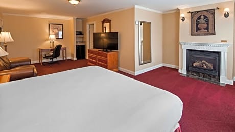 Executive King Suite with Fireplace - Non-Smoking