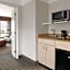 La Quinta Inn & Suites by Wyndham Bakersfield North