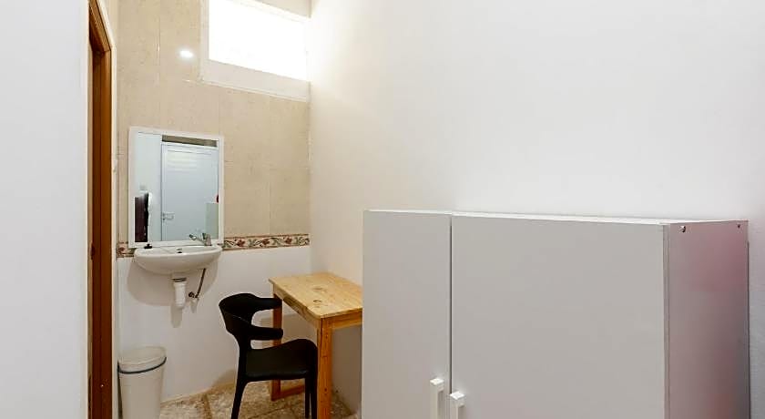 RedDoorz @ Kemang Dalam