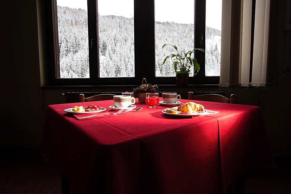 Hotel Meublè Adler - Rooms & Mountain Apartments