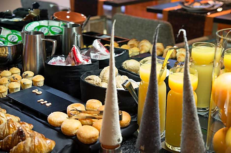 Charming House DD724