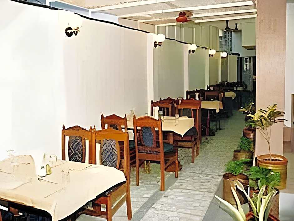 Radiant YMCA Tourist Hostel – Varanasi, VA