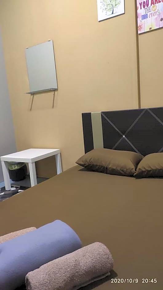 NY TROPICAL BACKPACKERS