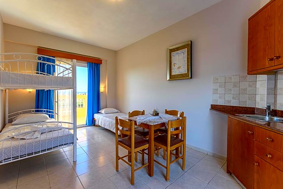 Danelis Studios & Apartments