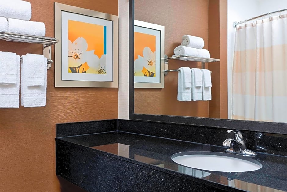 Fairfield Inn & Suites Lexington Keeneland Airport