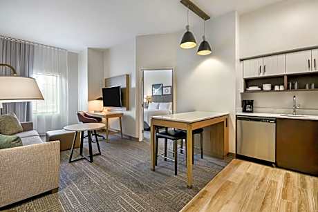 One-Bedroom King Suite