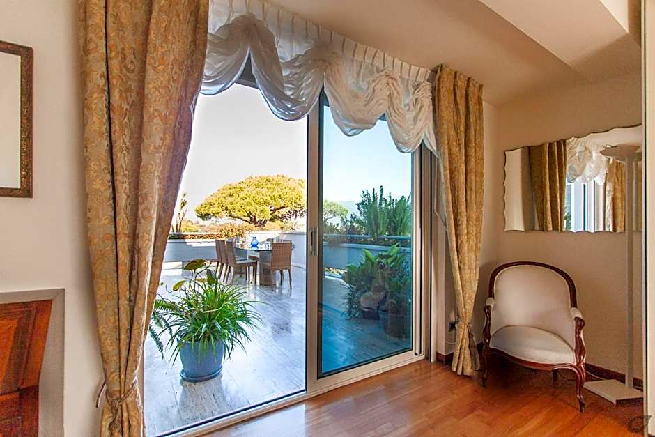 Verdeluna ApartHotel
