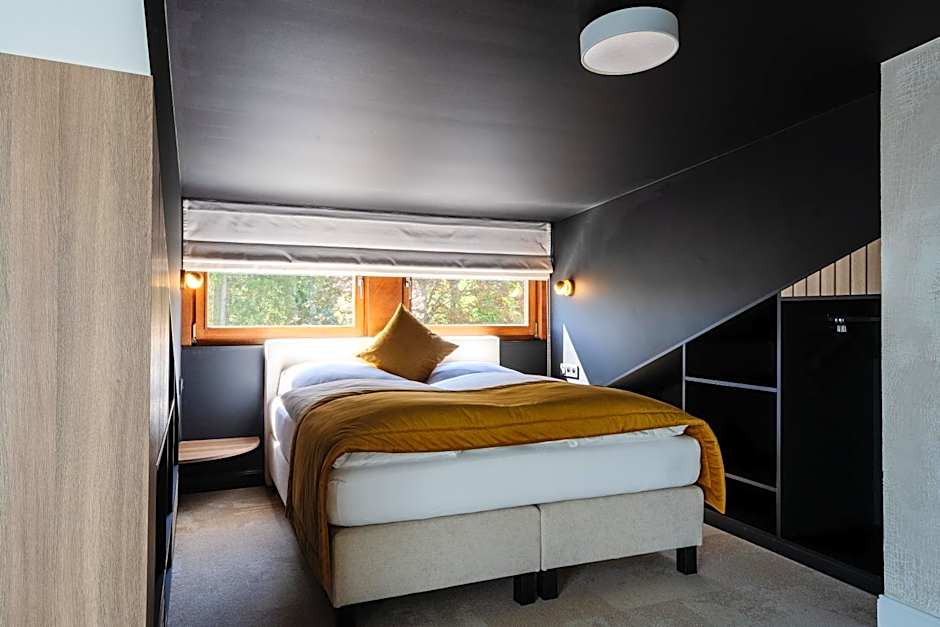 Photo 1 of 4 of Suite