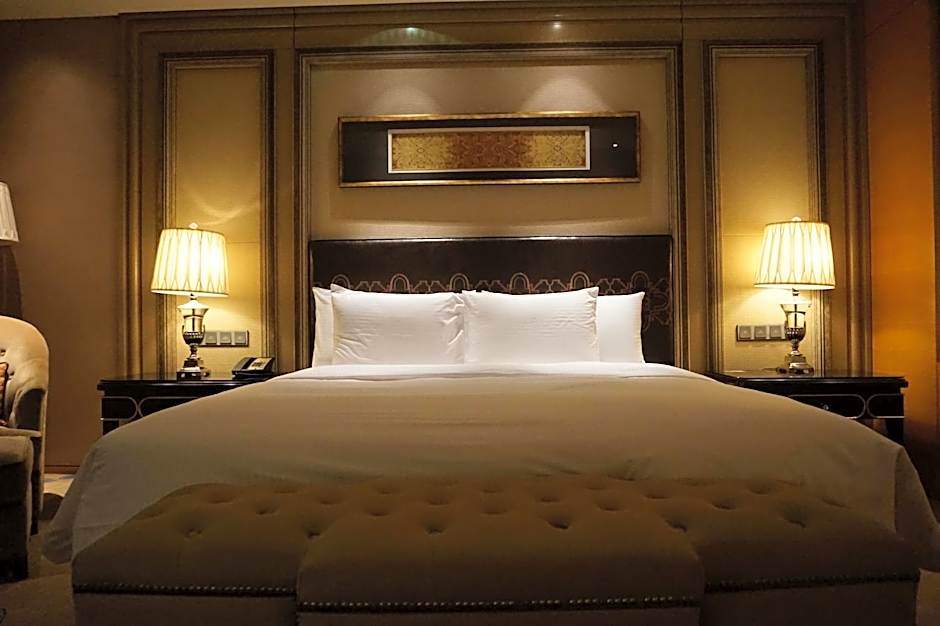 Photo 1 of 6 of Suite