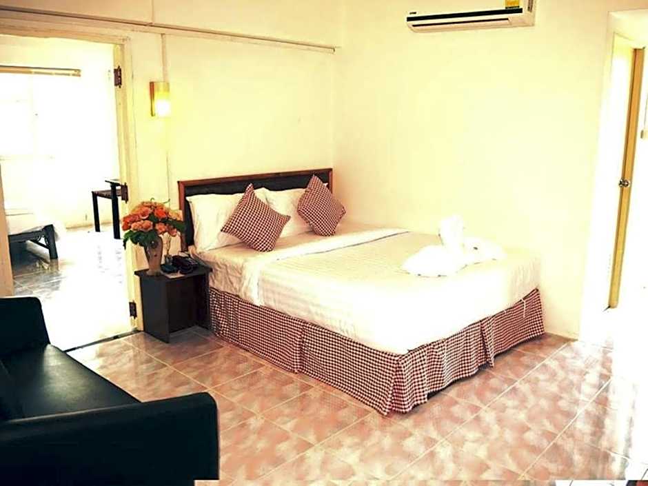 Hotel De Ratt Phuket