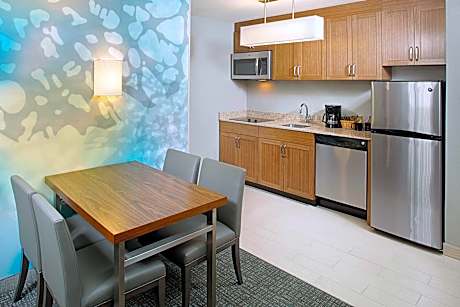 Studio, 1 King Bed with Sofa bed (1 King Bed and 1 Double Sofa Bed)