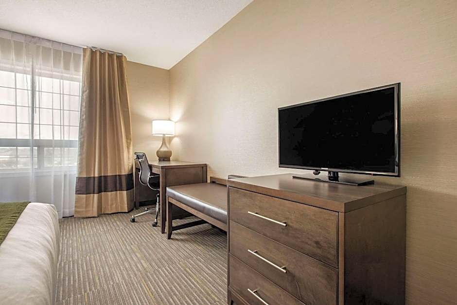 Comfort Inn & Suites