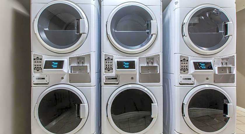 Hotel Faubourg Montreal Centre Ville Downtown