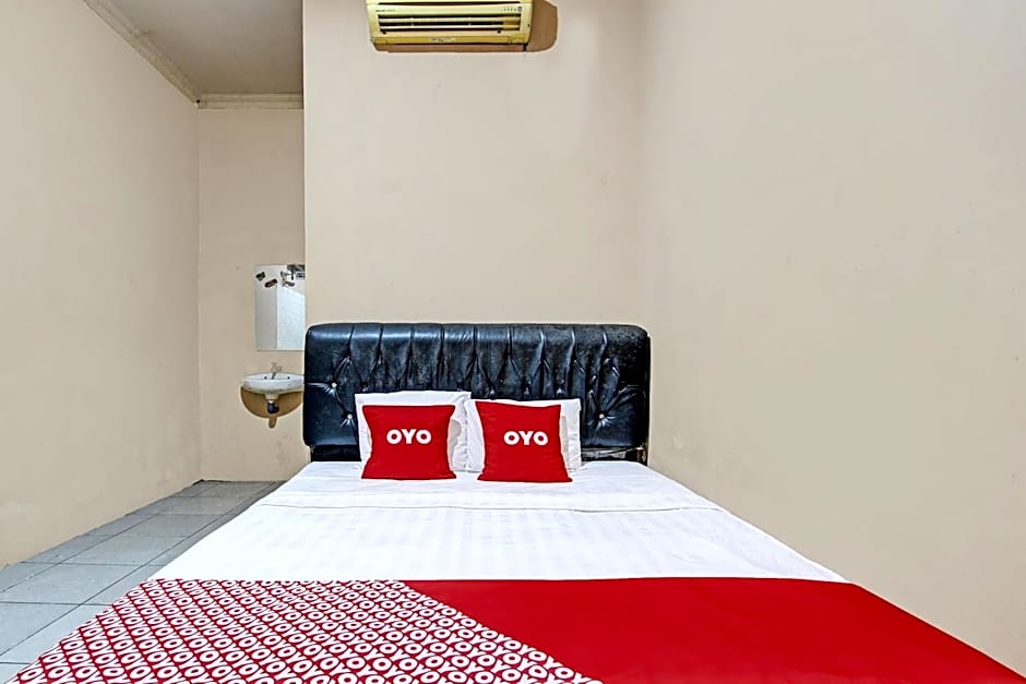 OYO 92459 Cahyo Kost 2