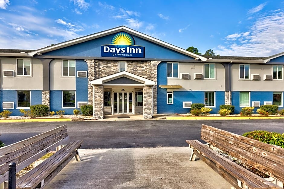 Days Inn by Wyndham Savannah Gateway I-95