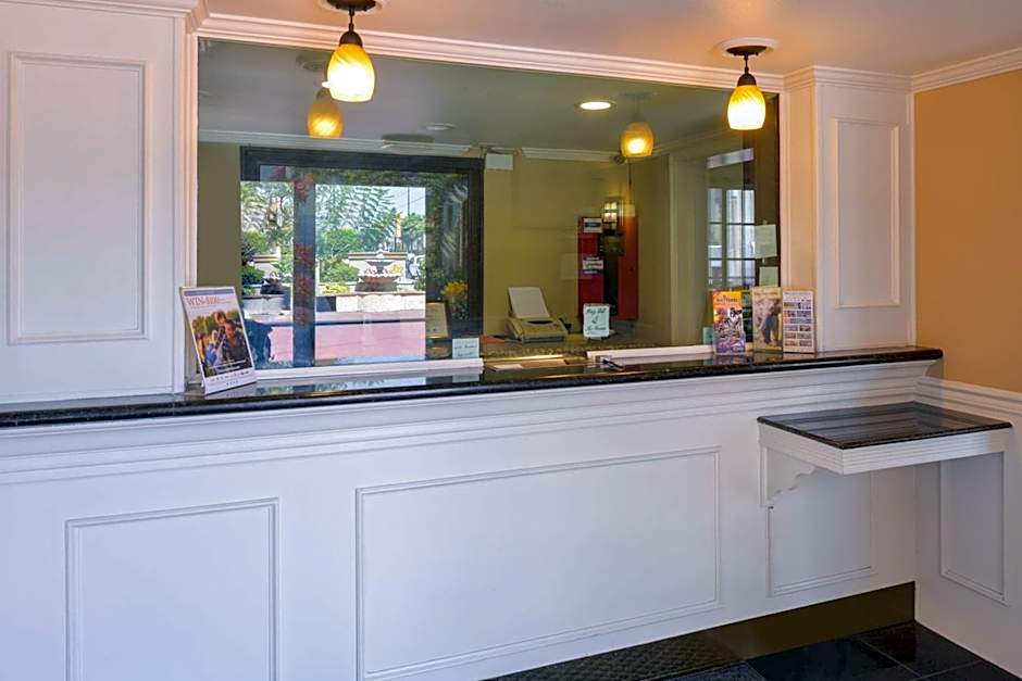 Laguna Inn and Suites