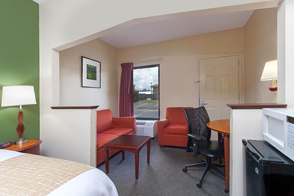 Travelodge by Wyndham Port Wentworth Savannah Area