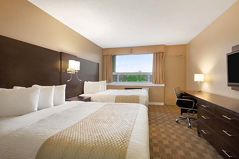 Days Inn & Suites by Wyndham North Bay Downtown