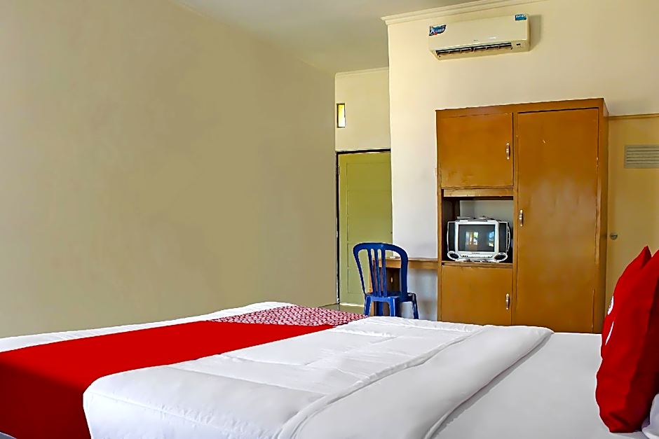 OYO Life 92593 Penginapan Sultan Haji 1