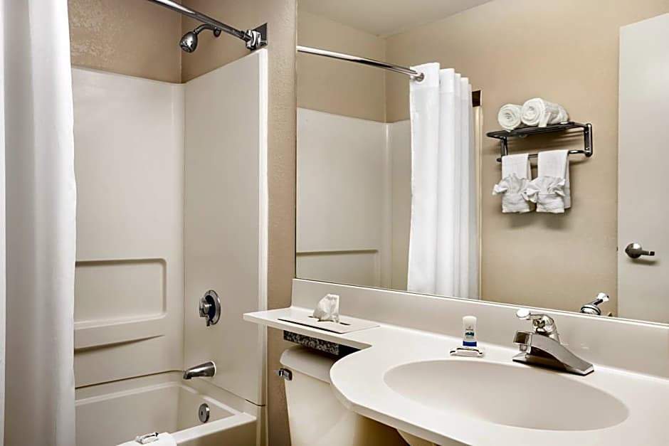 Microtel Inn & Suites by Wyndham Louisville East