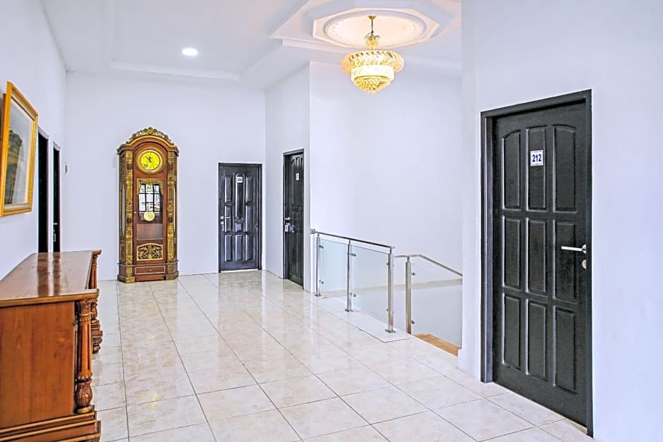 OYO 90221 Makarim Guest House Syariah